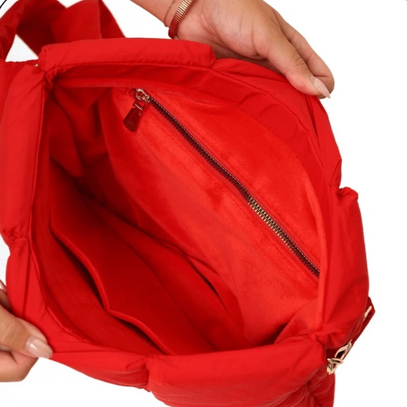 Casely Cloud Carryall Bag - Picture 3 of 15